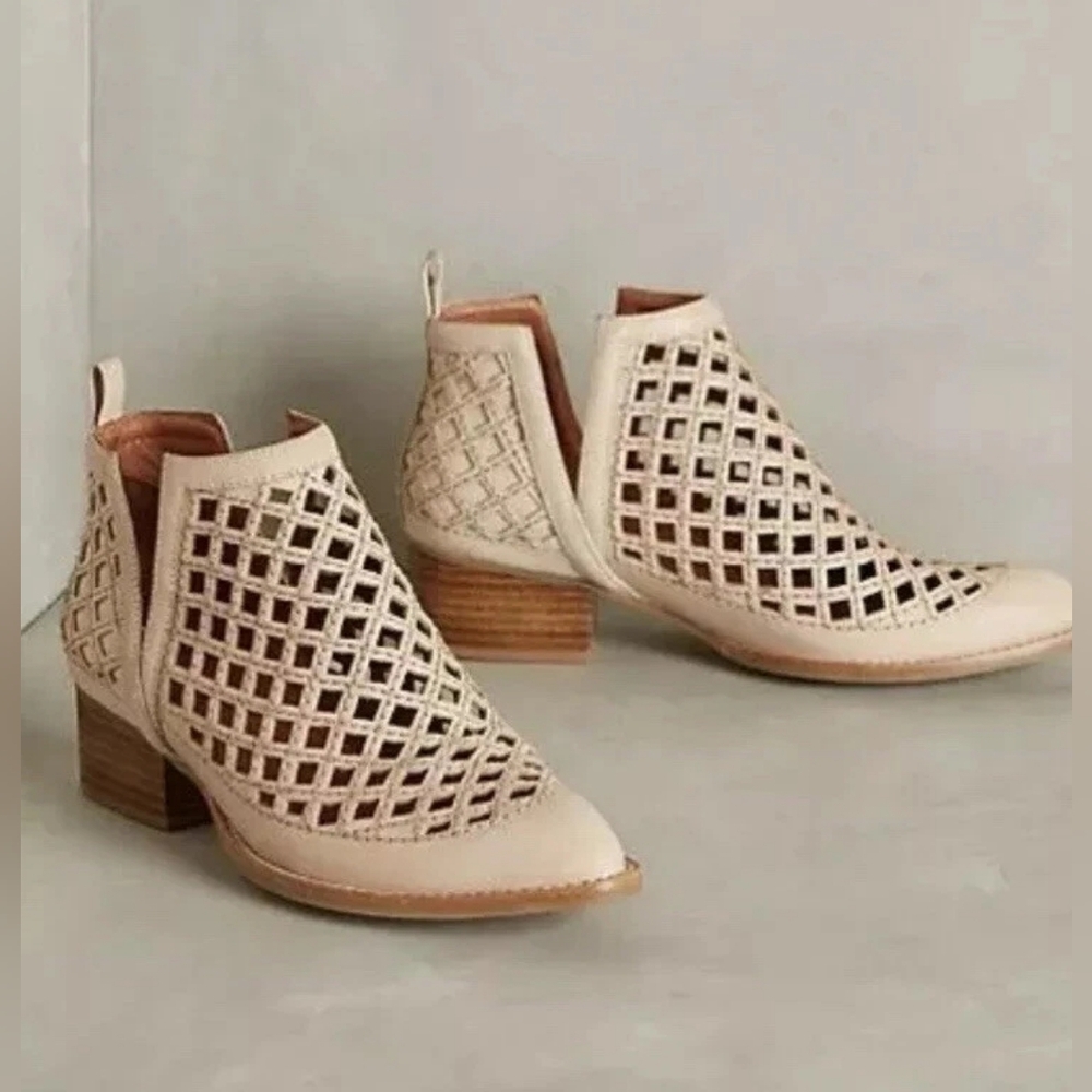 Jeffrey Campbell Anthropologie Taggart Tan Beige Cutout Booties Ankle Boots - Picture 7 of 14